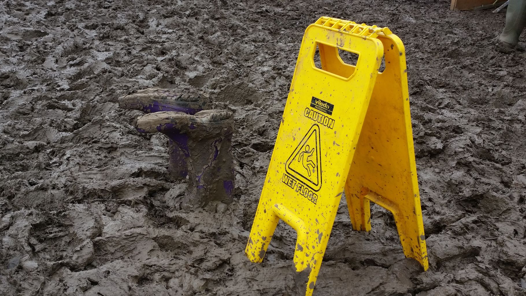 met-office-expect-festival-goers-to-avoid-the-infamous-glastonbury-mud